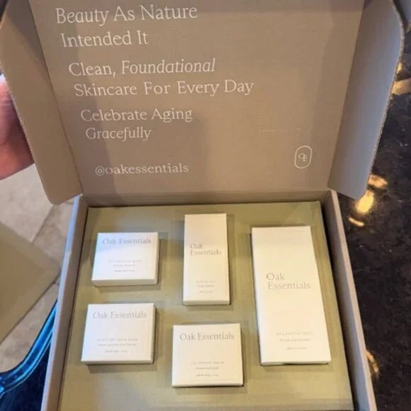 Oak Essentials The Routine Kit - Picture 1 of 1